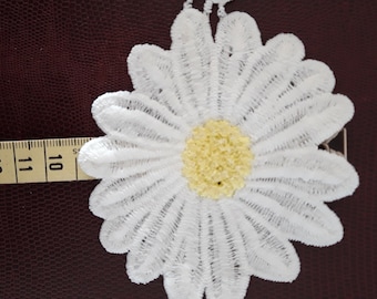 Fleurs marguerites en coton pour customiser, décorer, diamètre 9 cm vendues au mètre soit 10 marguerites