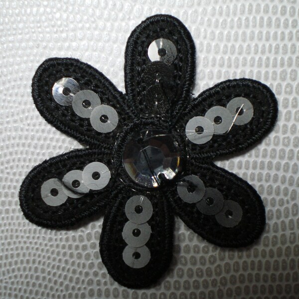 applique à coller avec paillettes, fleur noire recouverte de paillettes,