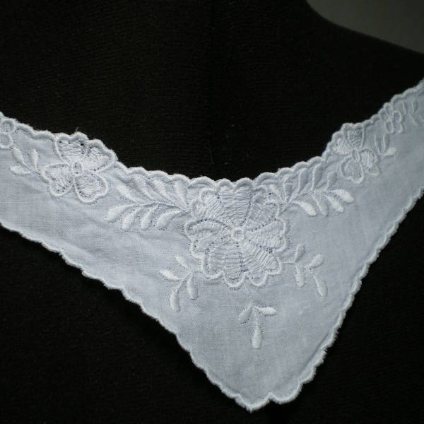 applique en broderie anglaise, blanche, a coudre pour décoration vêtement ou autre, vintage, coton,