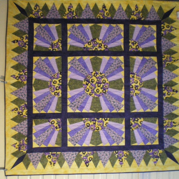 patchwork, plaid, jeté de canapé en jaune et violet, courtepointe en tissu patchwork, tissu fleuri,