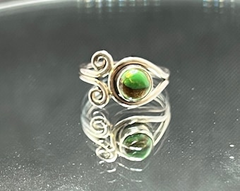 Unique Sterling Silver Green Stone Ring