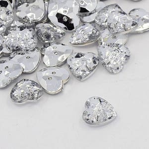 10 BOTTONI FANTASIA STRASS trasparenti 13 mm a forma di cuore - 2 fori - creazione couture scrapbooking