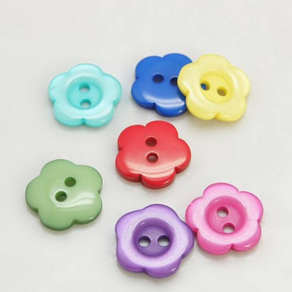 Lot de 10 BOUTONS MULTICOLORES forme fleur 12 mm - 2 trous 1 mm - creation couture scrapbooking