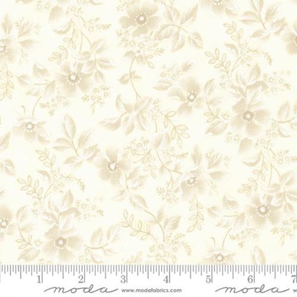 Cascade - 3 Sisters - Delicate Blossoms - Cloud - 44321-11 - Fabric is sold in 1/2 yard increments and cut continuously