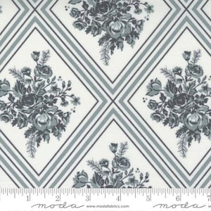 Merry Little Christmas - Bonnie & Camille - Gather Floral-Cream Silver-55241-27- Fabric is sold in 1/2 yard increments and cut continuously