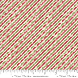 The Christmas Card - Sweetwater - Capesante - Rosso Verde - 5775-24 - Il tessuto viene venduto con incrementi di 1/2 iarda