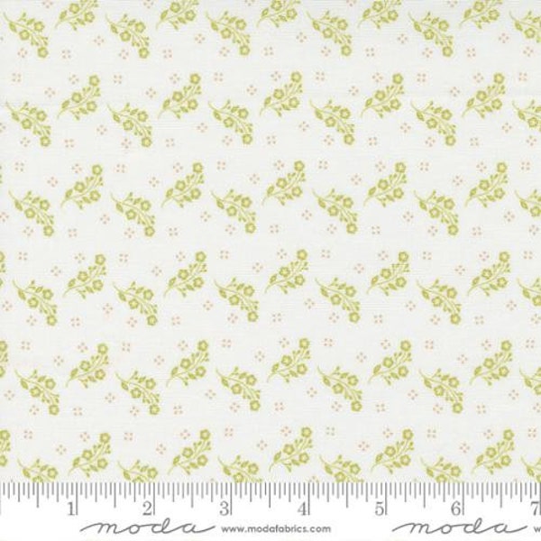 Linen Cupboard - Fig Tree - Tossed Blooms - Chantilly Leaf - 20484-22 - Fabric is sold in 1/2 yard increments and cut continuously