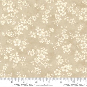 Cascade - 3 Sisters - Garden Blooms - Mist - 44322-16 - Fabric is sold in 1/2 yard increments and cut continuously