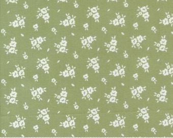 Flower Girl - My Sew Quilty Life - Blooms - Circa Celadon - 31734-19 - Fabric is sold in 1/2 yard increments and cut continuously