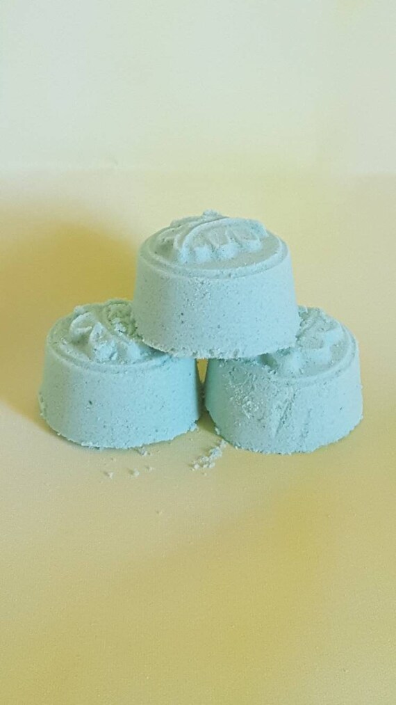 Items similar to Aloe Bubble Bath Bombs on Etsy