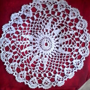 Rundes Tischset, weißes Tischset, gehäkeltes Tischset, handgefertigt, kleine Tischdecke, Tischdekoration, für Traumfänger, zum Anpassen