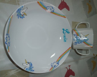 service porcelaine assiette et timbale  peint à la main licornes enfant prénom