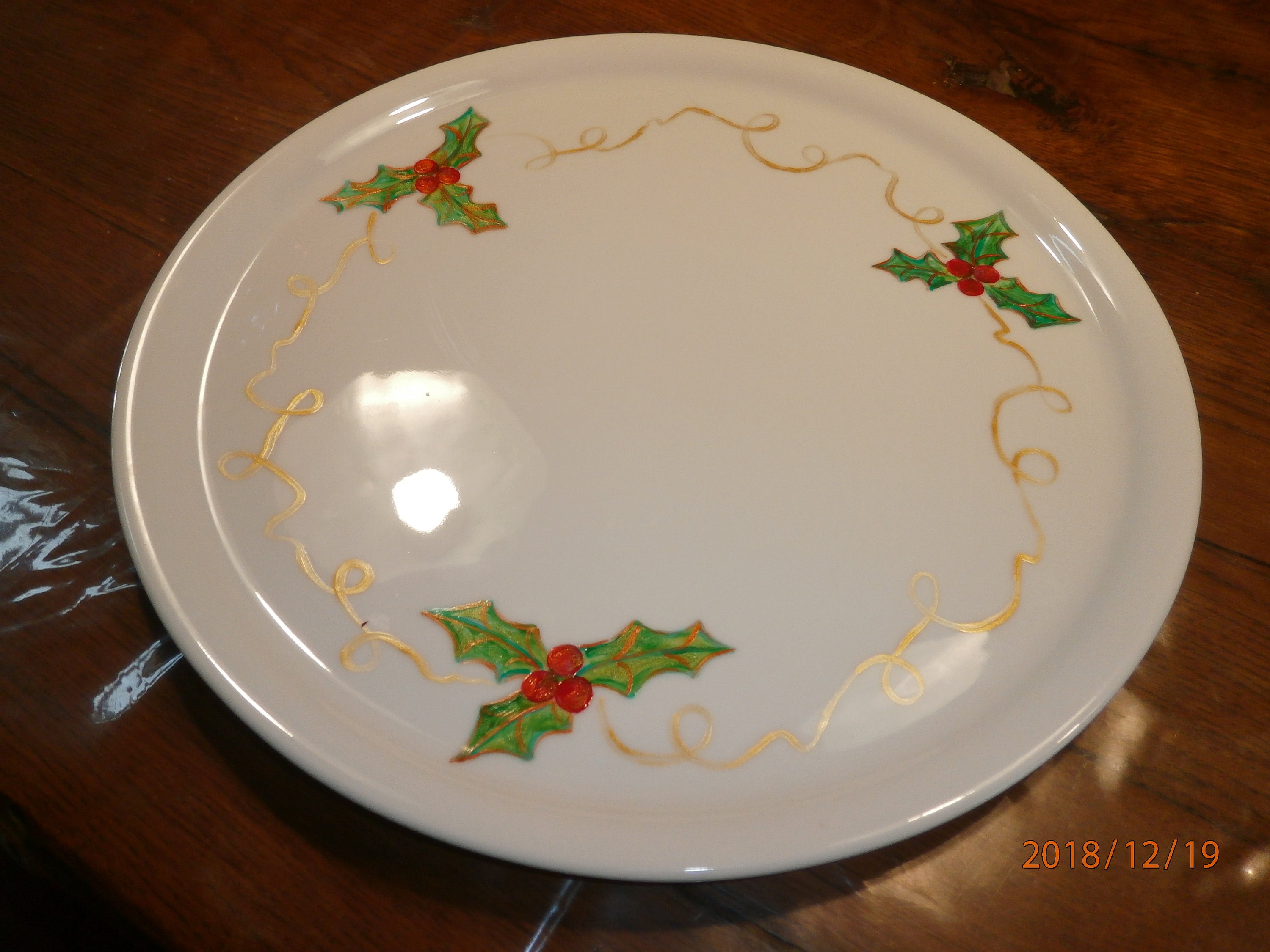 Plat Rond Porcelaine Peint Motif Houx Doré Noël Réveillon