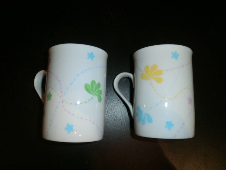 2 porcelain mugs painted in pastel color DESTOCKING image 3