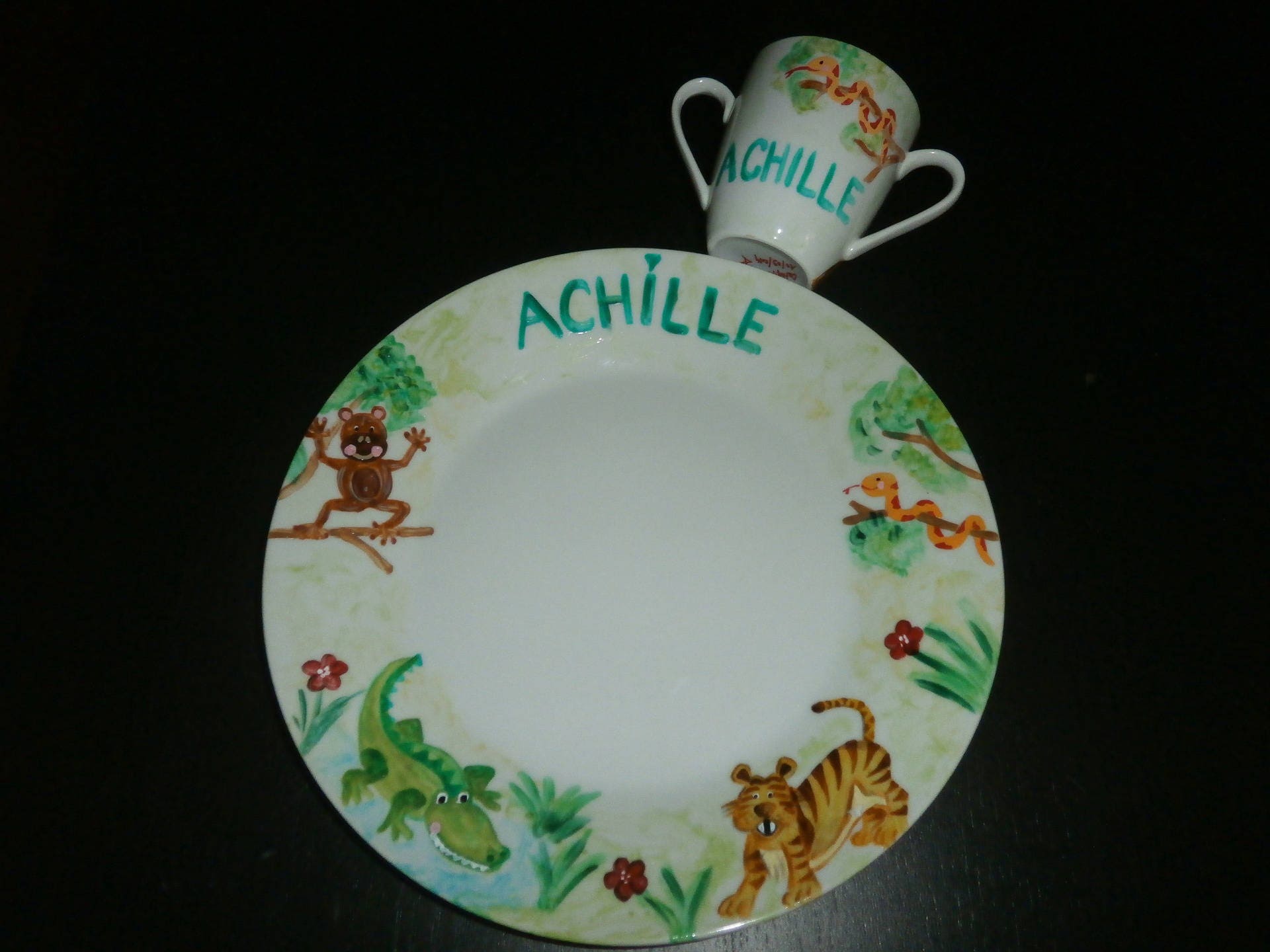 Service Assiette et Verre Pour Enfant Peint à La Main Motif Jungle Personnalisé