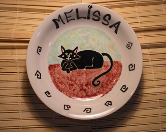 Assiette creuse peinte à la main personnalisée 'chat noir couché ' couleur au choix