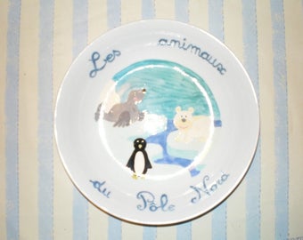 Assiette creuse peinte motif  'les animaux du Pôle Nord'