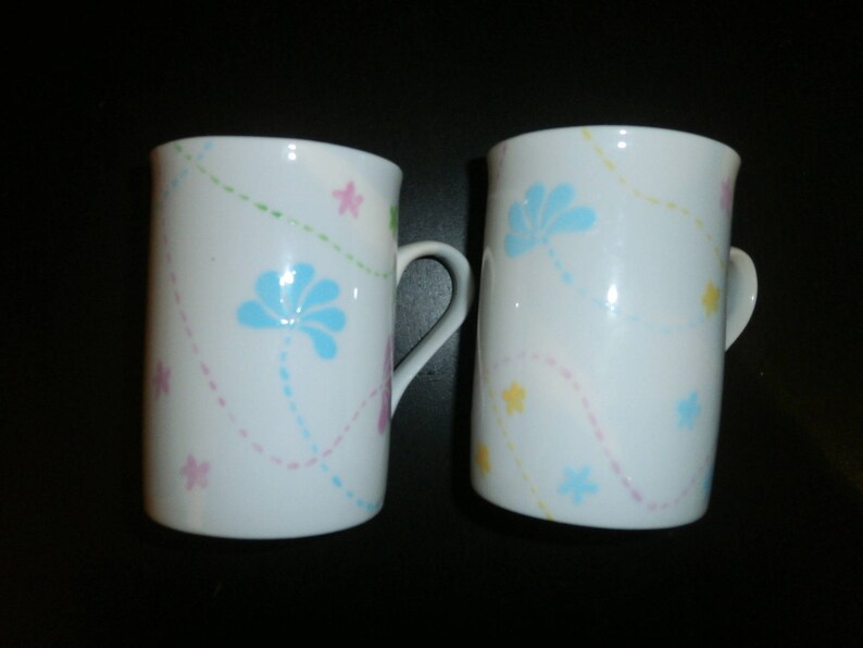 2 porcelain mugs painted in pastel color DESTOCKING image 1