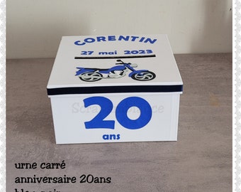 Urne pour un anniversaire sur le thème de la moto. Card box for a birthday  with motorbike theme
