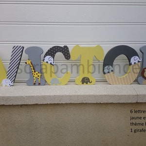 carta de madera, nombre de madera, carta para poner, carta de bebé, nombre personalizado, tema babyfan + 1 jirafa + 1 león