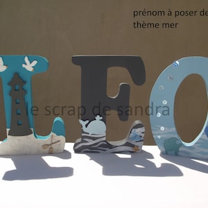 carta de madera, nombre de madera personalizado, carta de pie, carta de bebé, regalo de nacimiento con tema marino