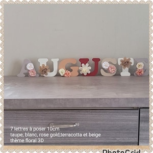 carta de madera, nombre de madera, carta para poner, carta de bebé, nombre personalizado, regalo de nacimiento con tema floral 3D