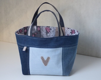 Petit panier en jean patchwork bleu, V, Intérieur romantique