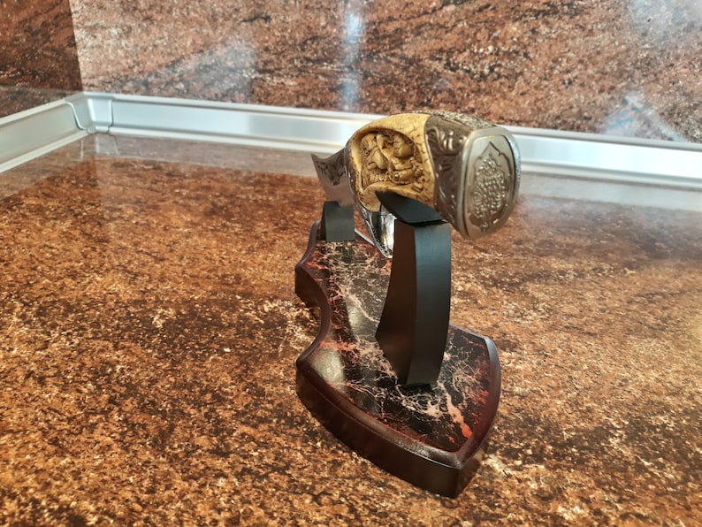 Graverad jaktkniv, handgjord örnklinga, displayställ bild 8