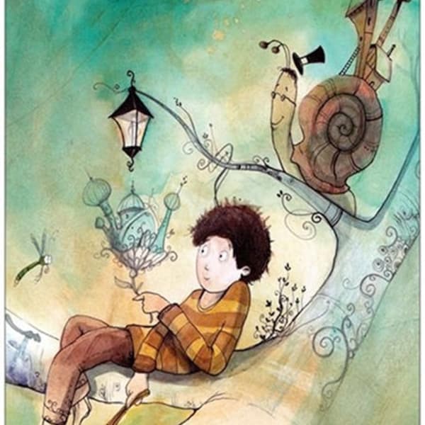 Grande carte postale - Illustration a l'aquarelle issue d'un livre pour enfant, avec un petit garçon rêveur, un lampadaire et un escargot