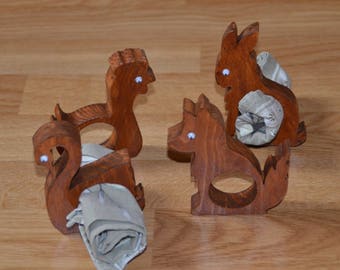 Kitchen accessories / Wooden napkin rings / tableware / animal decoration