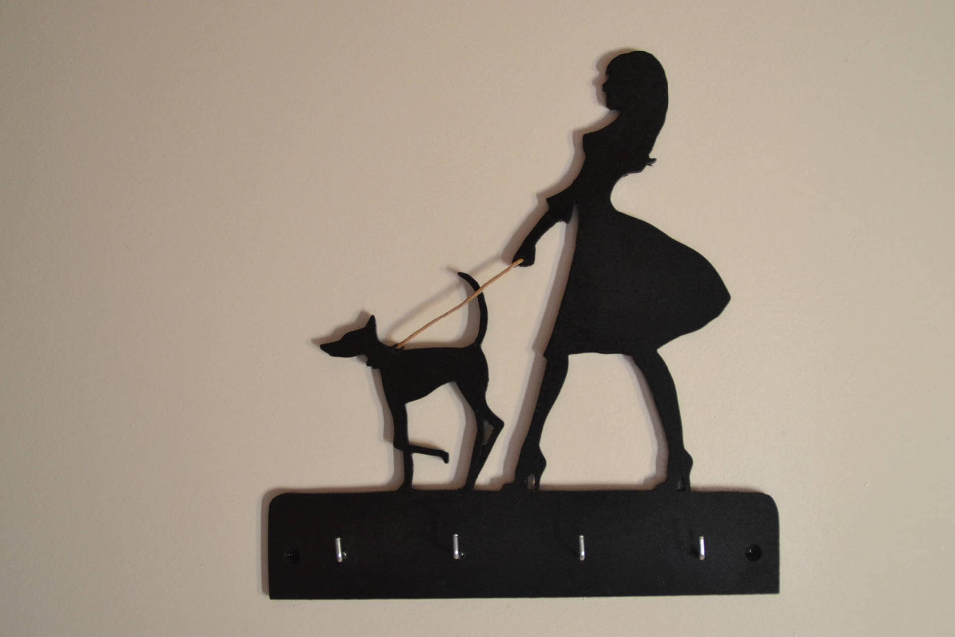 Porte-Clés Mural/Tableau en Bois Chantournage Femme et Son Chien Décoration Originale