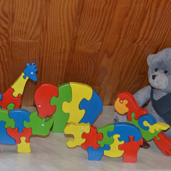 wooden puzzles / Educational game / Wild animal puzzles / bright colors