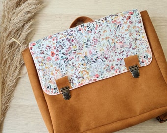 Cartable en cuir synthétique camel et Liberty rose, maternelle et primaire vintage