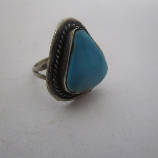 Old Pawn Native American Sterling Silver & Turquoise Large Ladies Ring