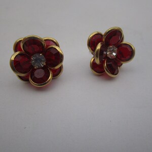 Pretty Gold Tone Pierced Stud Earrings Red & White Rhinestone Roses