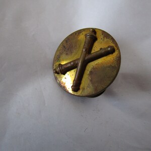 WW 2 Crossed Canons Collar Insignia