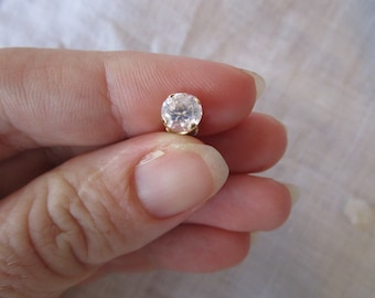 Vintage 14 K Yellow Gold & Large CZ Stone Stud Pierced Single Earring