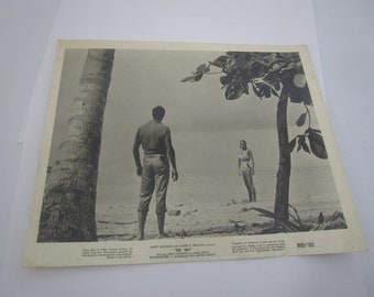 1965 Original Movie Still Photo James Bond " Dr No " Sean Connery Ursula Andress