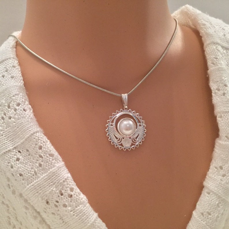 Pearl necklace silver pendant with white pearl pearl and silver pendant necklace