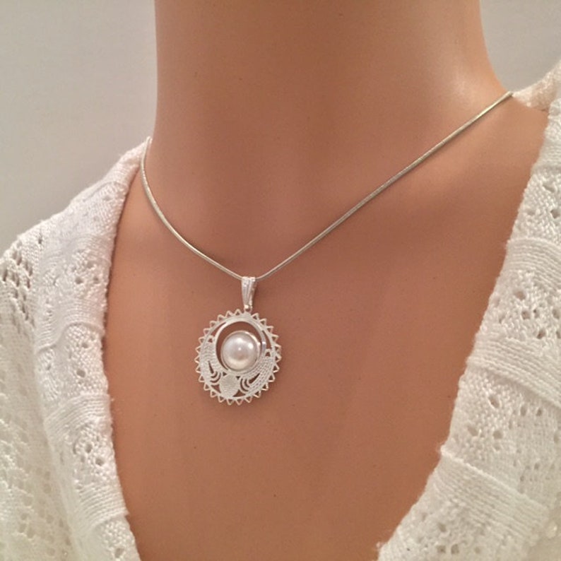 Pearl necklace silver pendant with white pearl pearl and silver pendant necklace