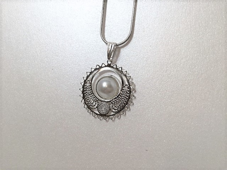 Pearl necklace silver pendant with white pearl pearl and silver pendant necklace