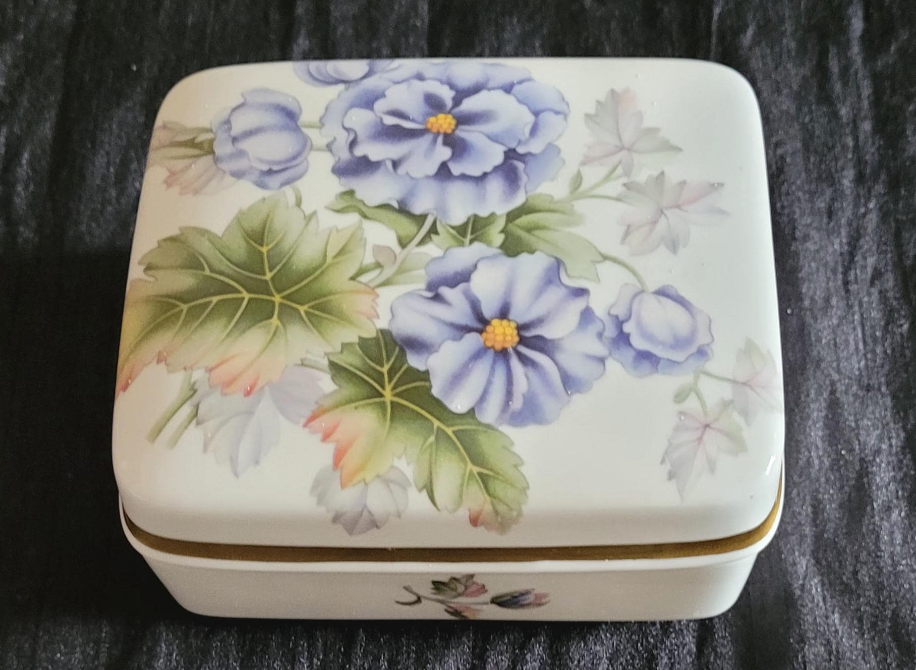 Buy Porcelain Trinket Box Online In India - Etsy India