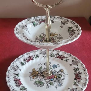 Lovely vintage Myotts Bouquet cake stand