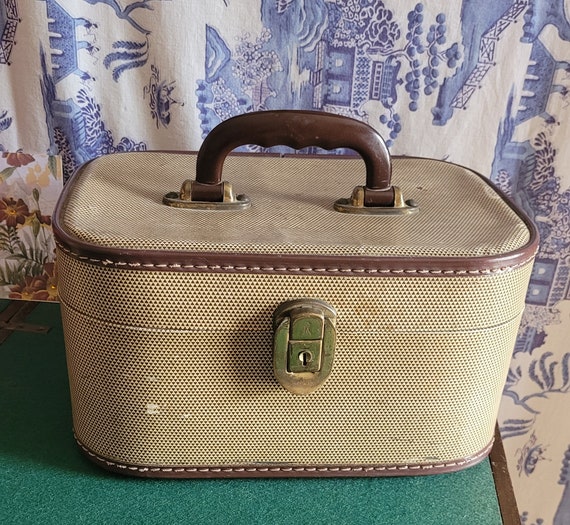 travel vanity case lv