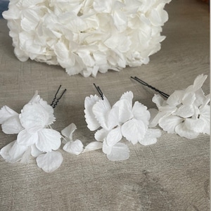 3 hair pins White Hydrangea Hair accessories Chignon bridal wedding dried flowers