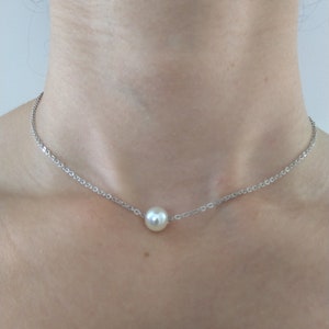 Collier mariée et bijou pendentif dos nu chaîne fine perles nacrées ivoires bijoux fantaisie bijoux mariage bijoux mariée image 3