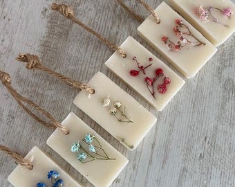 Geurwas smelt, katoenbloem, gedroogd gipskruid, sojawastablet, geur uit Grasse. Idee voor een huwelijksbedankje.