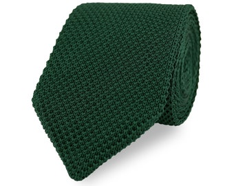 Dark Green Knitted Tie With Pointed End. Emerald Green Handmade 100% Soft Polyester Tie. Woven Tie. Wedding Tie. Groom & Groomsmen Accessory