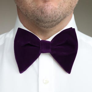 Dark Purple Velvet Oversized Bow Tie & Pocket Square Set | Tuxedo or Prom Bowtie Necktie | Eventwear | Gents Bow Tie