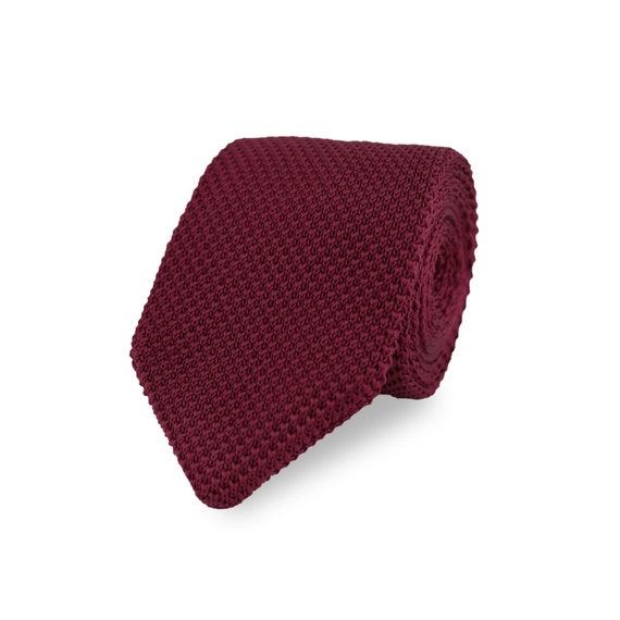 knitted tie pointed end